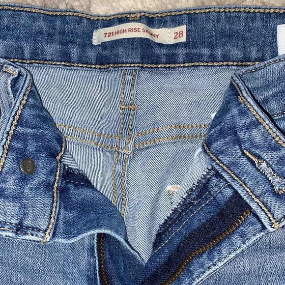 Levi 721 High Rise Skinny Medium Wash Jeans - Picture 4 of 4